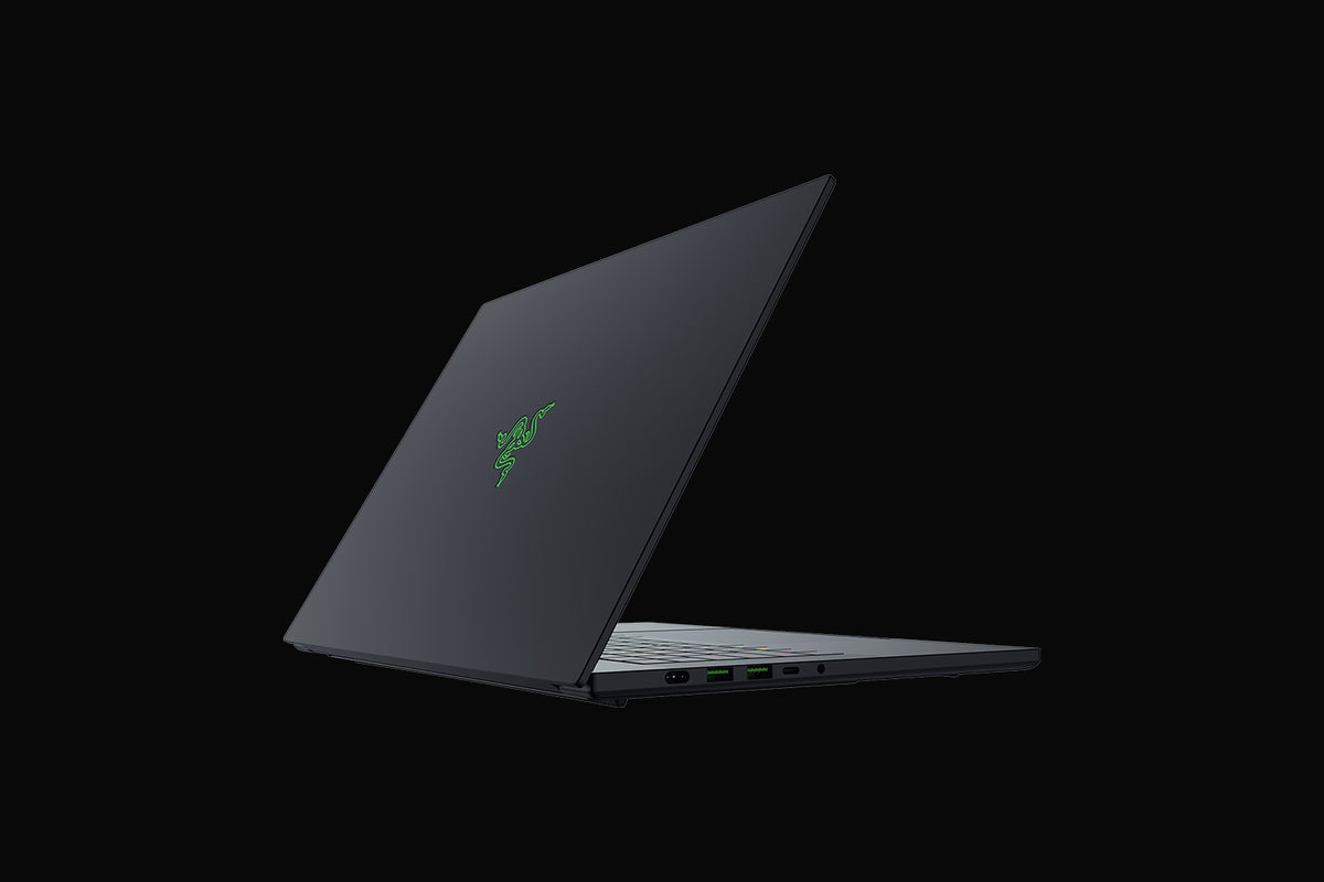 Razer Blade 16 2025 preto, vista traseira
