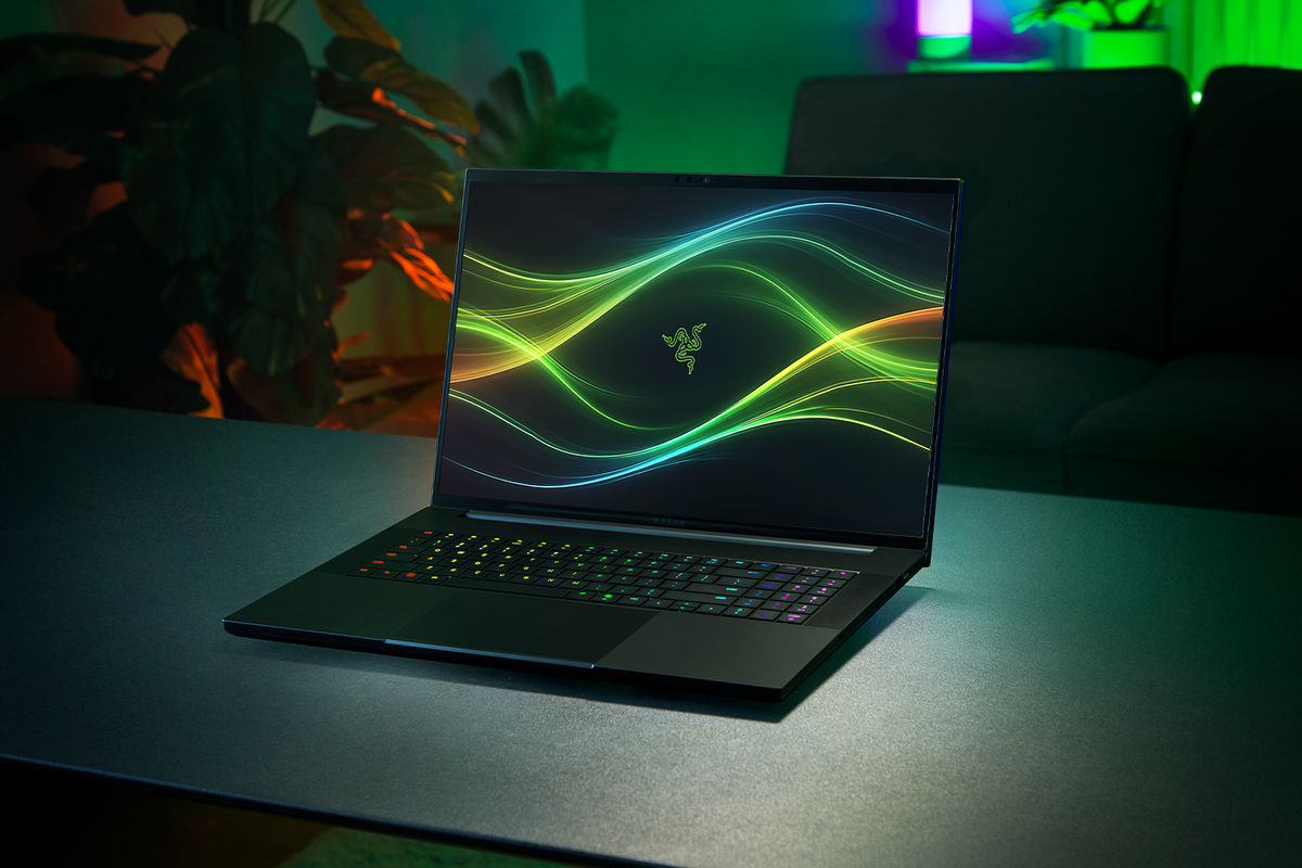 Razer Blade 18 2026 preto sobre a mesa