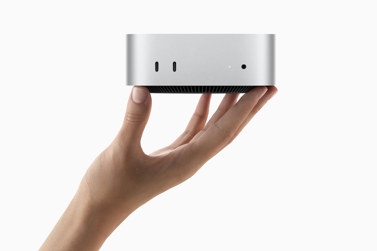Mac mini (2024) Prateado na palma da mão