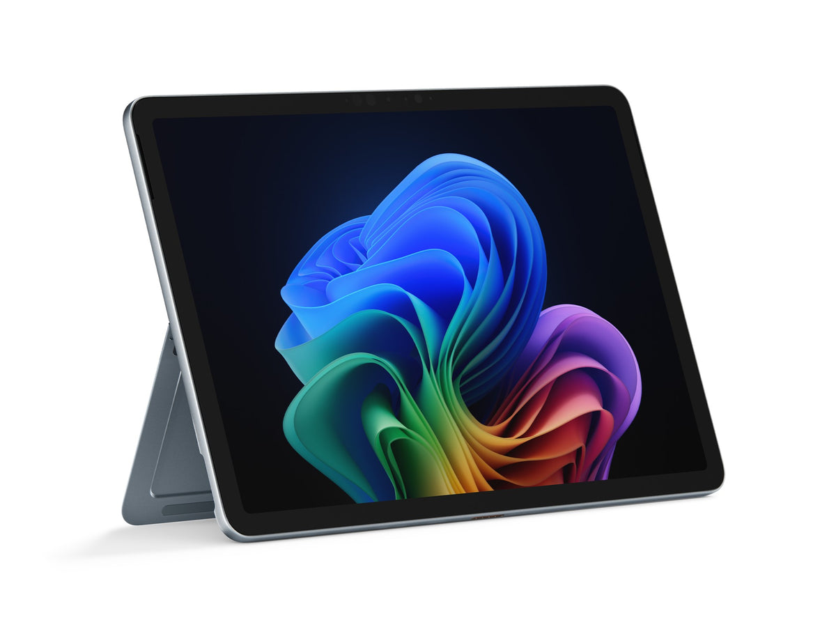 Surface Pro 12" Oceano, vista em ângulo