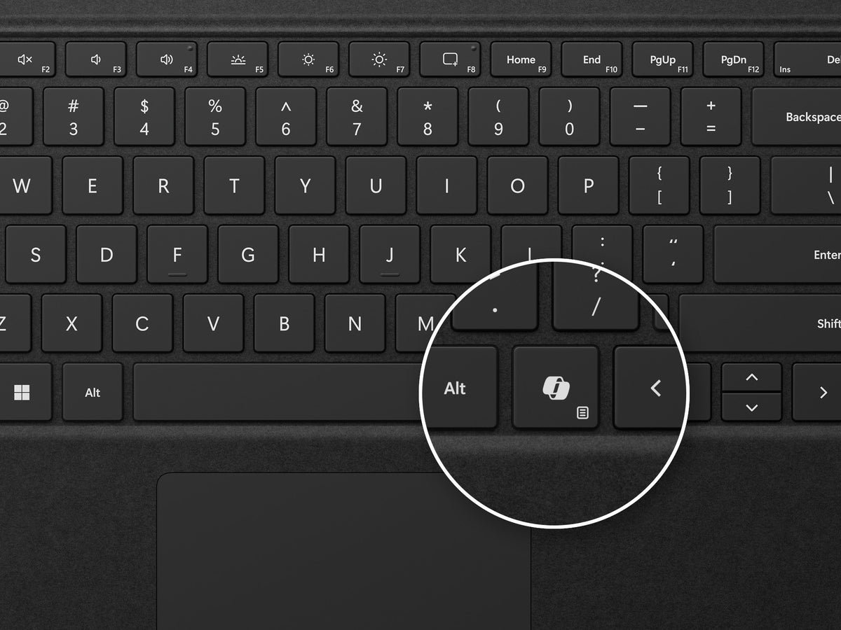 Detalhe da tecla Copilot no Teclado Surface Pro