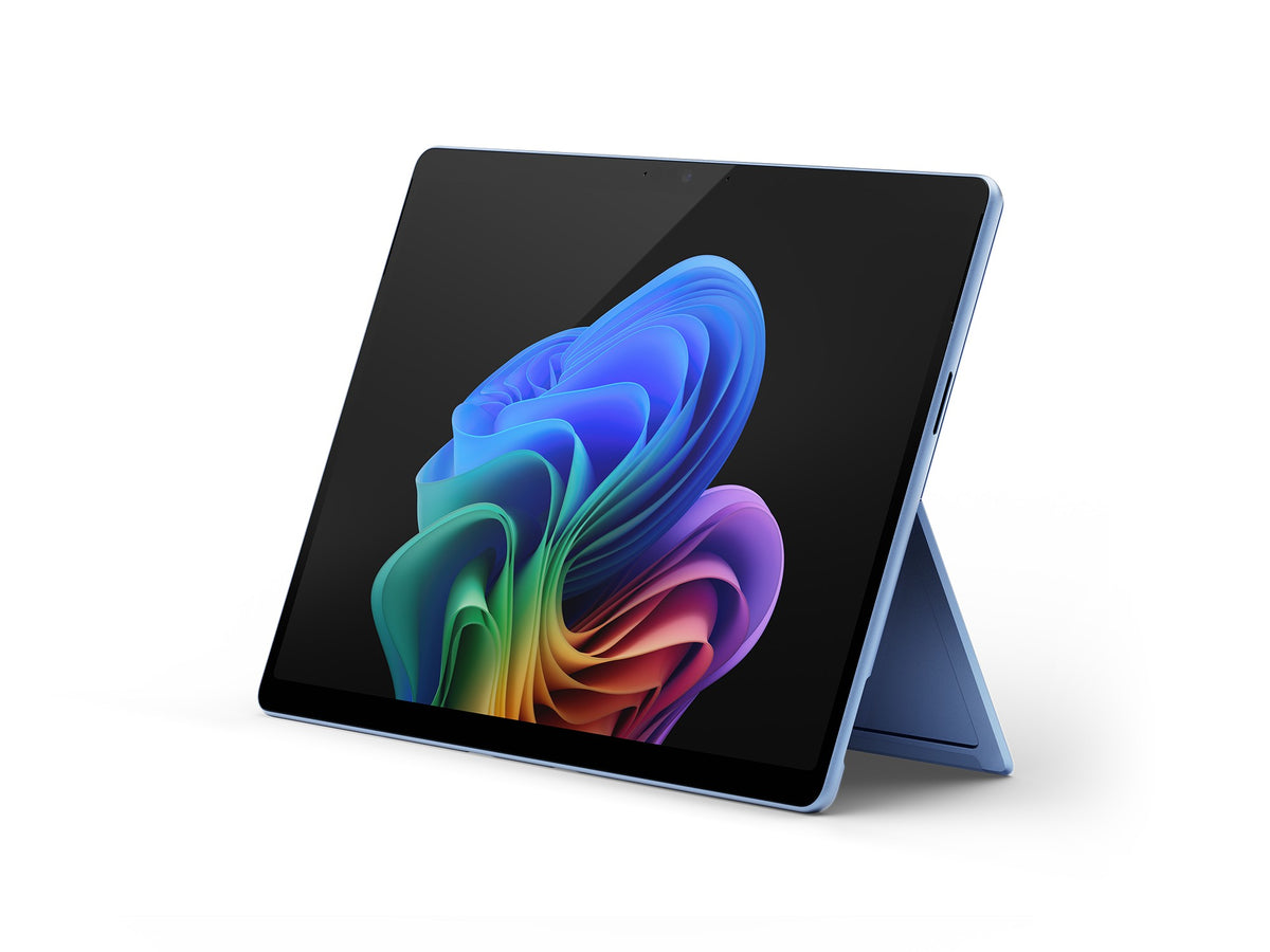 Surface Pro 11ª edição Safira, vista em ângulo