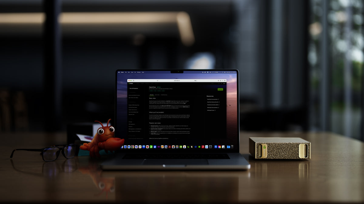 NVIDIA DGX Spark Dourado em mesa de trabalho