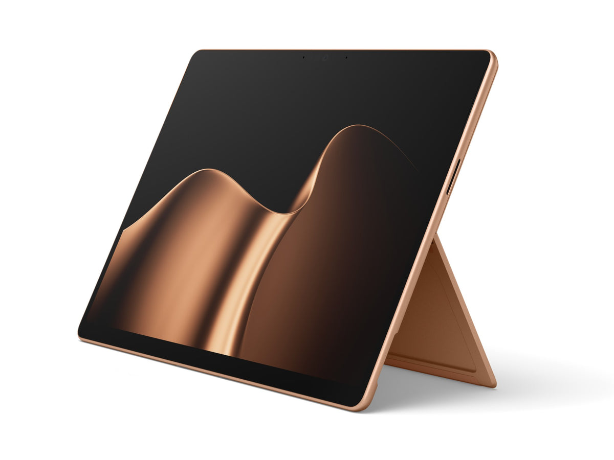 Surface Pro 13" 12ª edição Duna, vista em ângulo